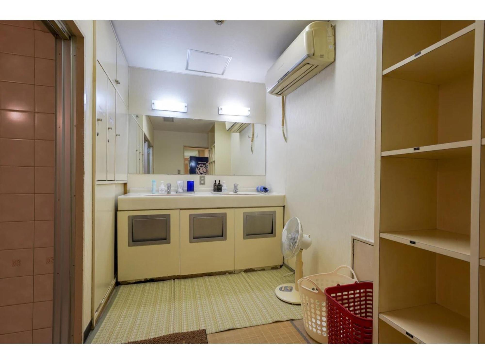 Male Only Capsule Inn Hamamatsucho - Vacation Stay 68799V Τόκιο Εξωτερικό φωτογραφία